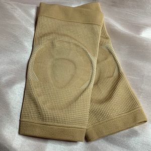 BODYWRAPPERS Knee Pads TAN L/XL
